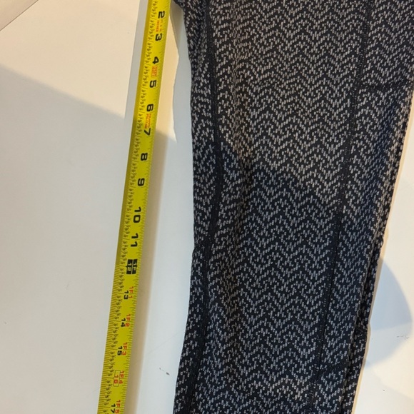 Title Nine Daily Decathlon Running Leggings Black/Gray Size M - Picture 10 of 12